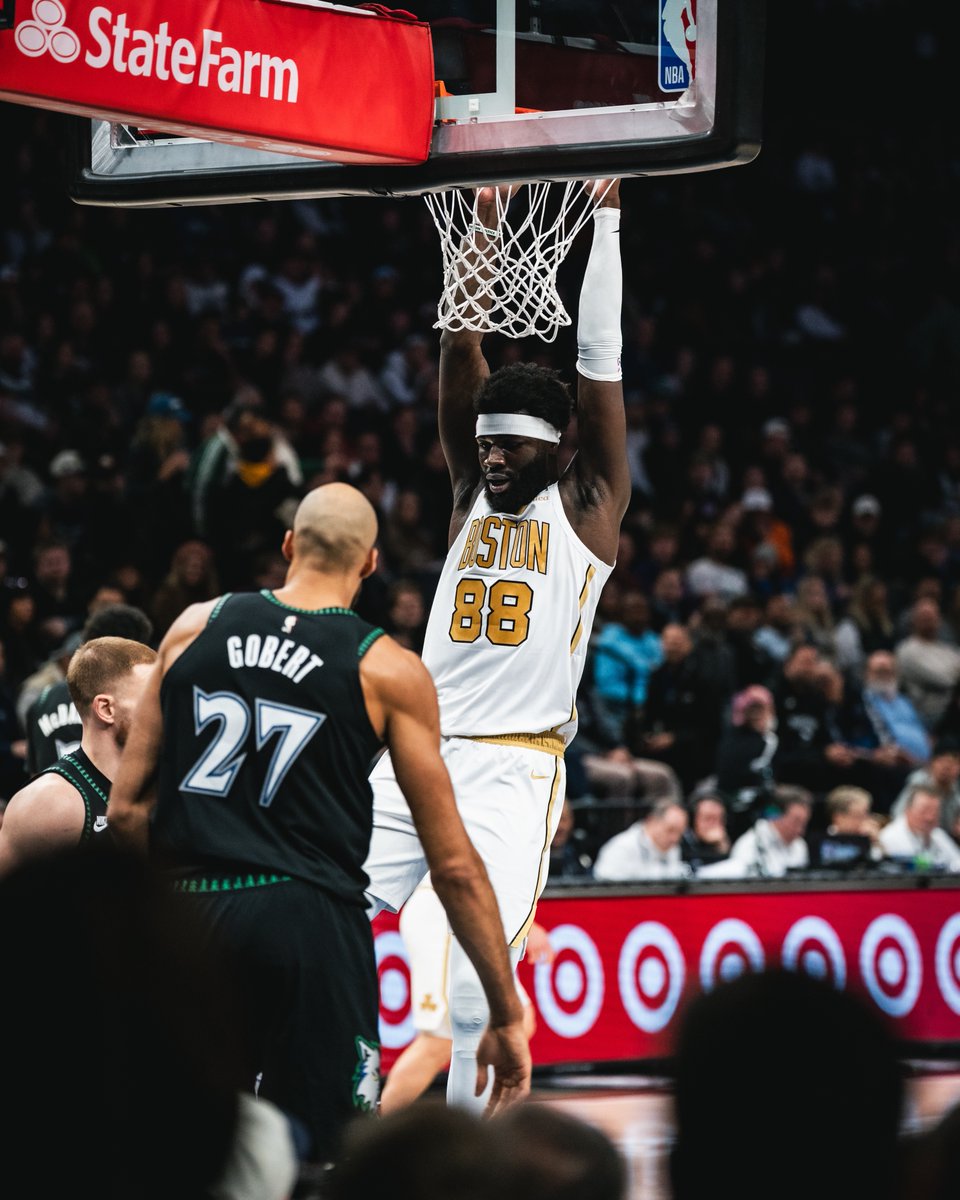 First ever first half double double for Neemi 💪

13 points
11 rebounds
& 2 blocks 