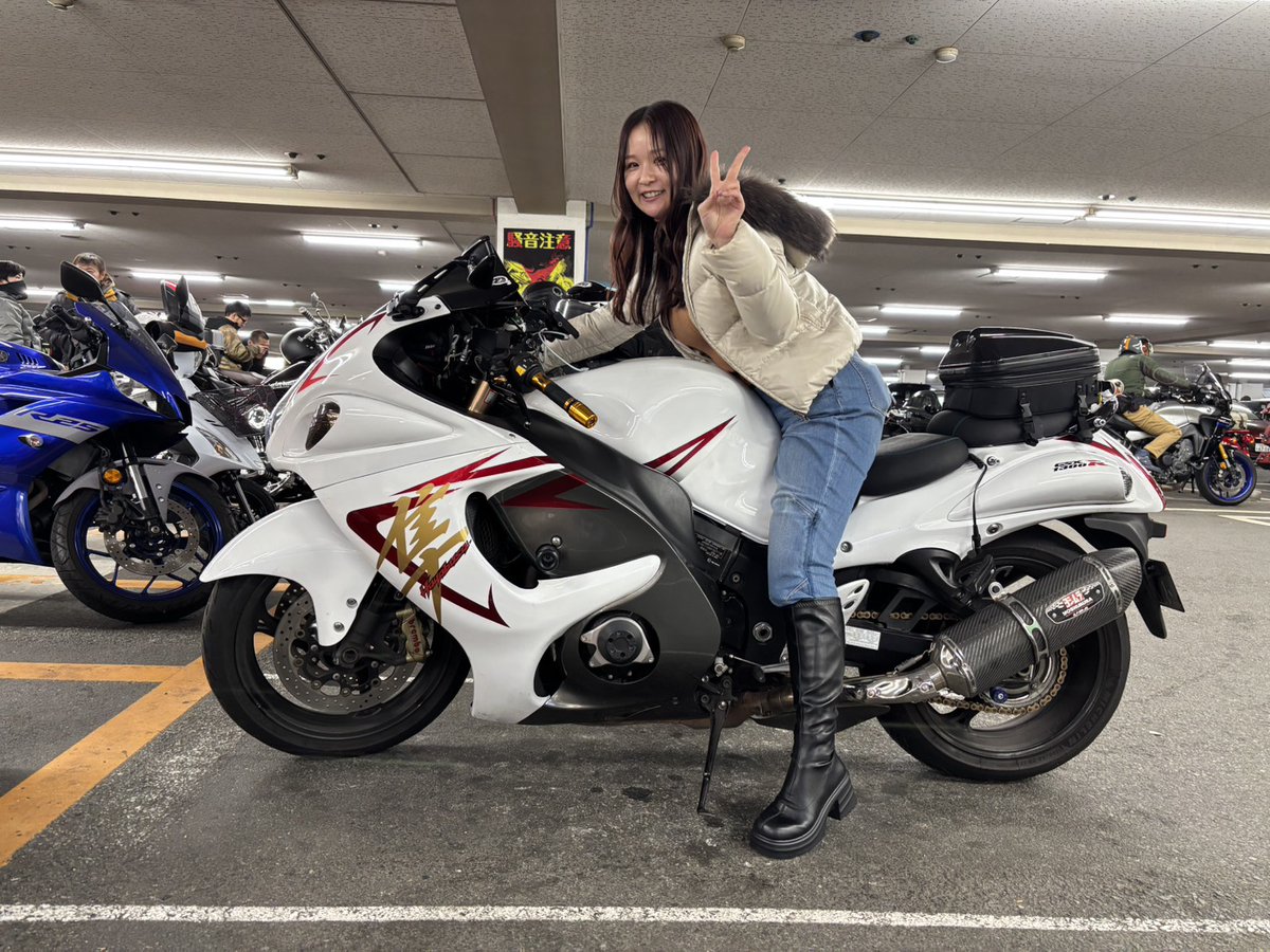 おはよーございます☀
昨日はありがとうございました！
差し入れくださった方もありがとうございます✨朝ごはんに食べる〜🍩

これはみぃぽさんの隼！道走れる気がしない！