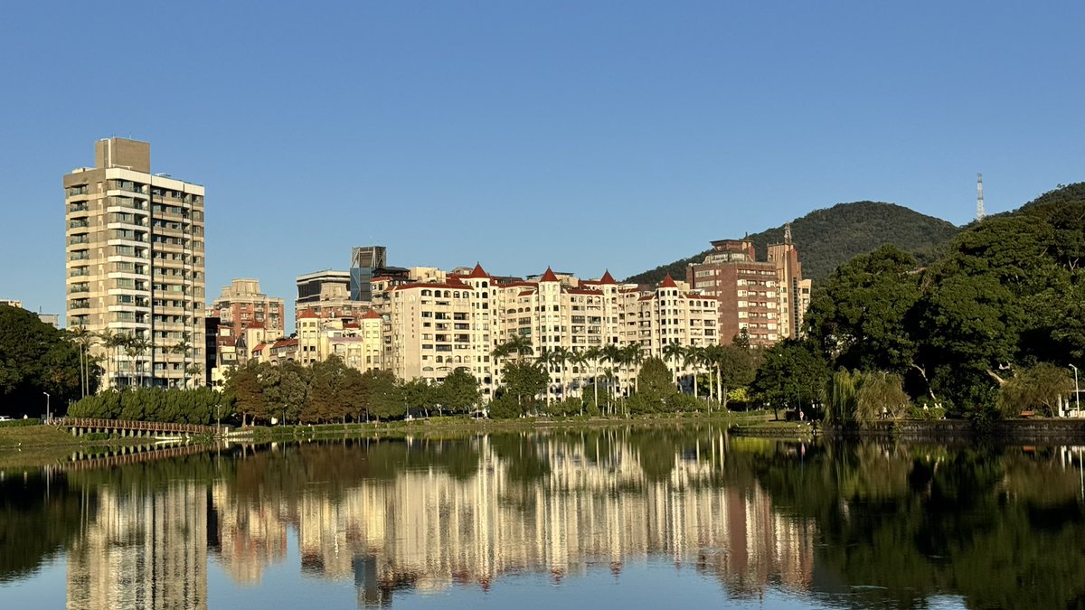 ［最末日］
討厭的十一月，用這美麗的晨景終結吧！
我用光明的正念迎向美麗的12月，與接下來的每一天！