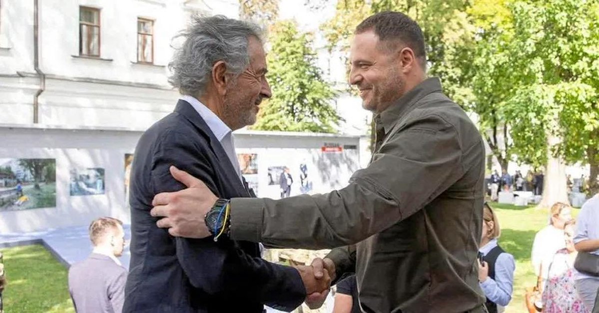 HavryshkoMarta's tweet image. &quot;When Ukraine is liberated and the time comes for Zelensky to create his Order of the Companions of the Liberation, this man, Andriy Yermak, will be at the top of the list,&quot;

wrote Bernard-Henri Lévy in August 2025 🤡

This was already after Zelensky, together with Yermak, had…