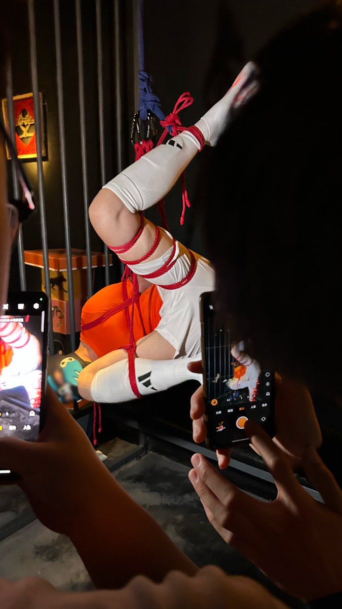 长沙快闪，遇见了很多资深绳师和绳奴大佬。
后续还会有图。
已返蓉。