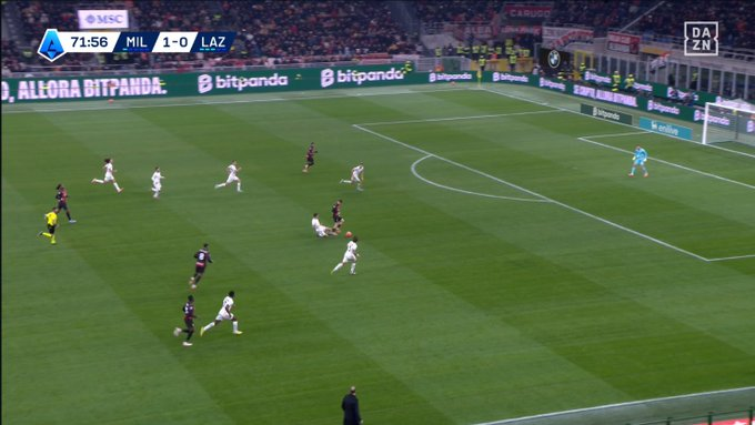 Rossonerosemper's tweet photo. Rosso / Giallo

#MilanLazio https://t.co/1lFv7IVQOc