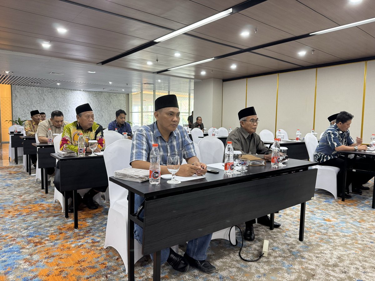 em_muhri tweet media