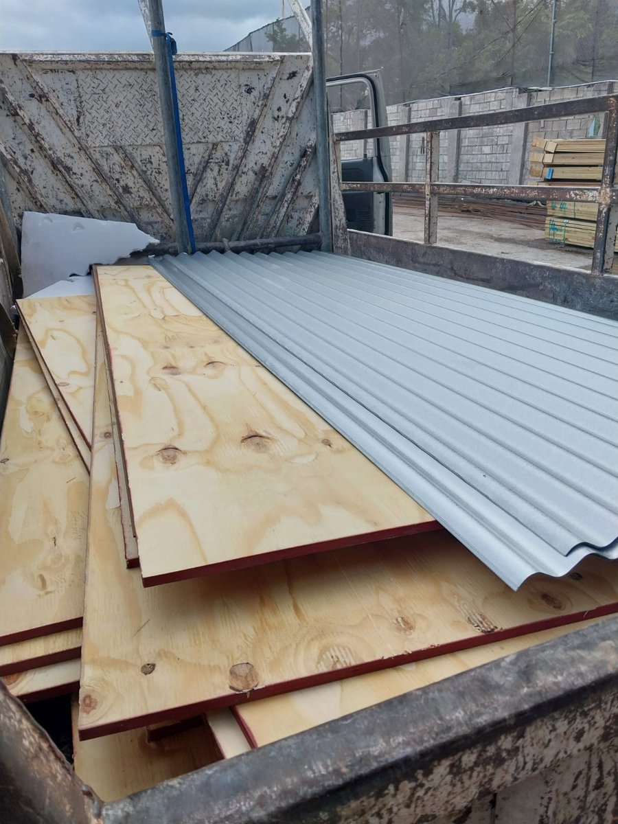 Thundastorm7's tweet image. $MANYU community helping a family in Jamaica 🇯🇲 to rebuild the roof of their home which was hit hard by hurricane Melissa. Below, you&apos;ll see pics of the damage, and the supplies our community was able to help provide. 
 
More pics when the work is done.