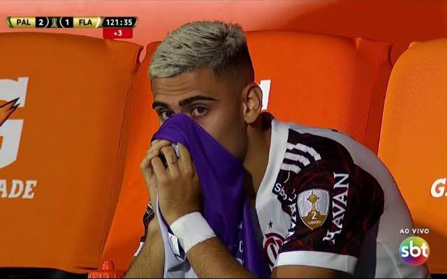 fladaputaria's tweet photo. FINALMENTE A VINGACA CHEGOU! CHUPA ANDREAS PEREIRA SEU PIPOQUEIRO! 🔴⚫️ https://t.co/HdTp6nwtmv