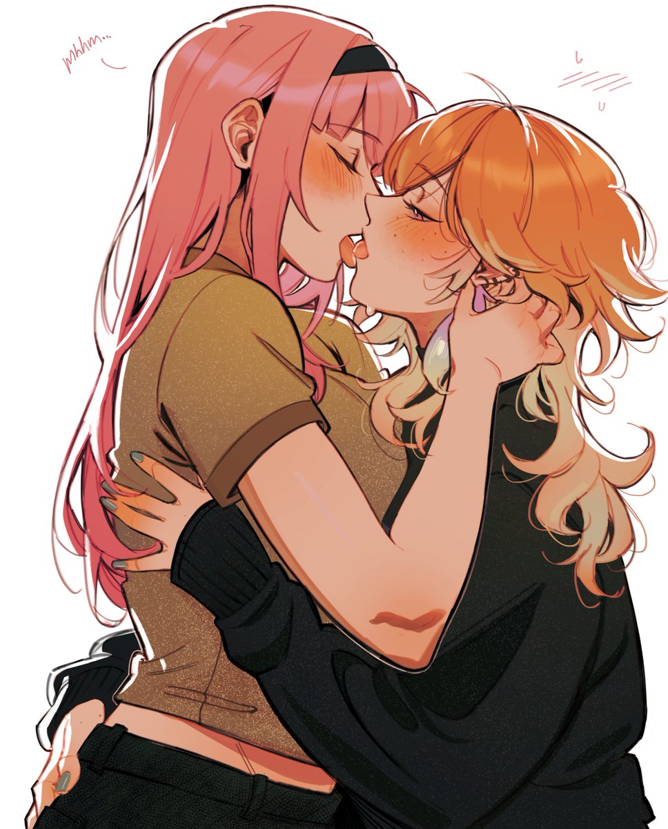 amlichan's tweet photo. needy girl for a few kisses https://t.co/TuCu1G7ttI