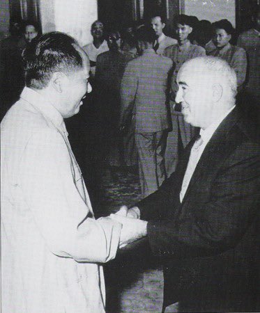 redbooks1966's tweet image. Mao Zedong and Harry Pollitt, 1955.