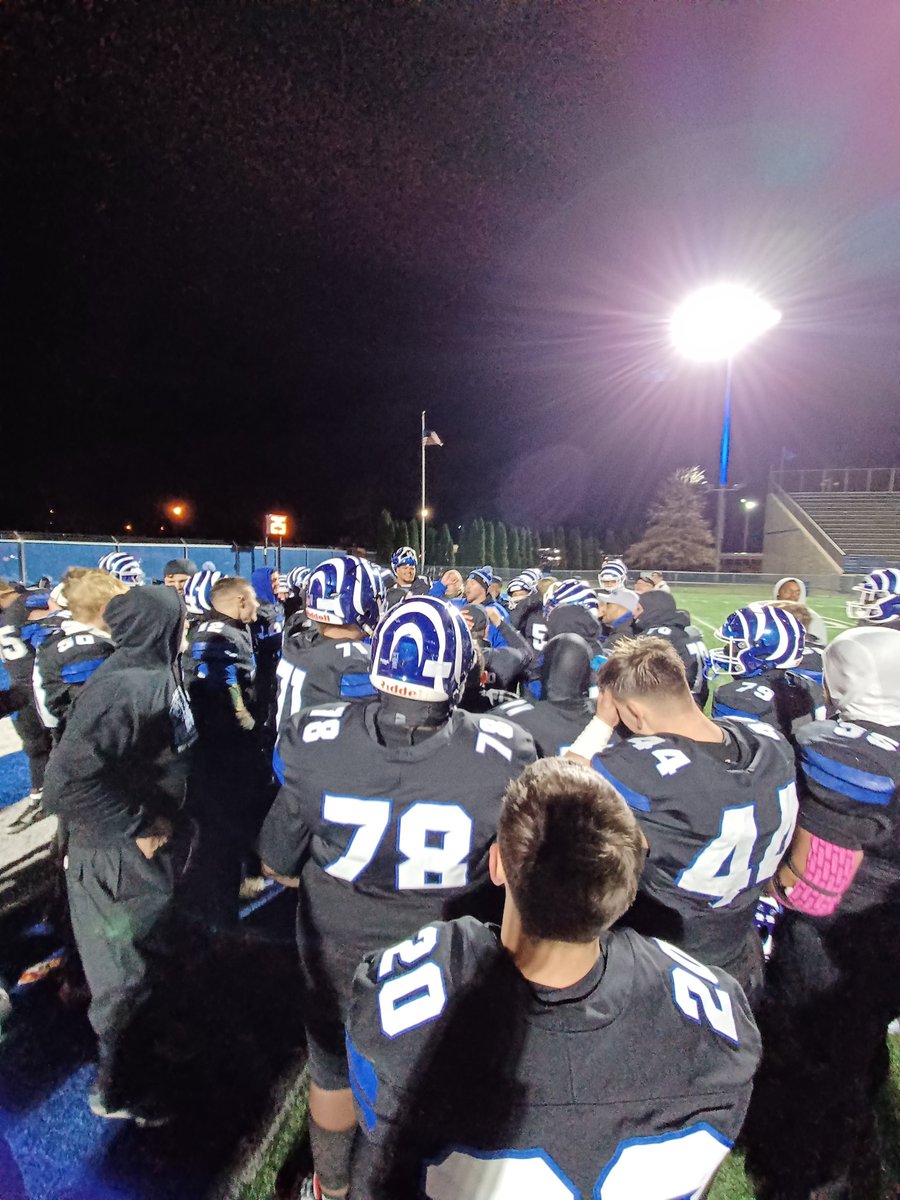 joebrowvm's tweet photo. Final: Princeton 27, Spring Valley 0.

The Tigers (13-0) advance to the Class AAA Championship for the second time in 3 years.

SVHS' season ends at 9-4. #wvprepfb @MetroNewsSports https://t.co/NTMF3lGIpu