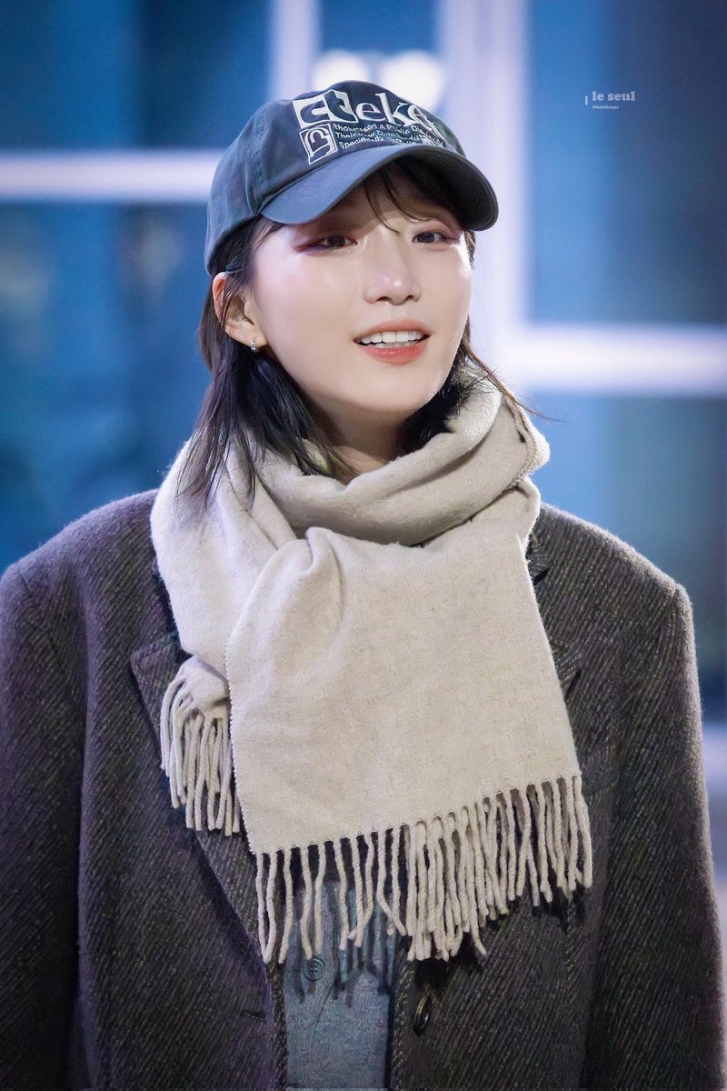 okKC3O's tweet image. 1년 만에 우연히 다시 마주친 첫사랑 선배
여름이었다부터 겨울이었다까지 。。。