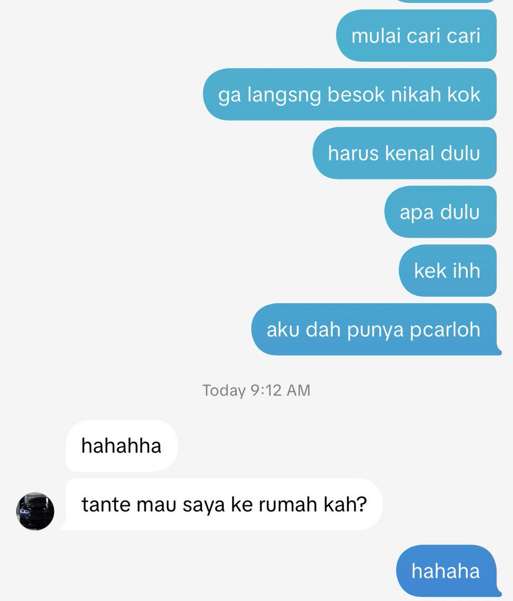 cucustevejobs's tweet image. me with my boyfriend chatting in whatsapp, tiktok, and thread at the same time with different topics