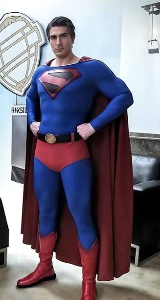 FranciscanJedi's tweet image. #FANEXPOSanFrancisco I got to meet Brandon Routh!!! 😭 my favorite Superman ever! #FanExpoSF