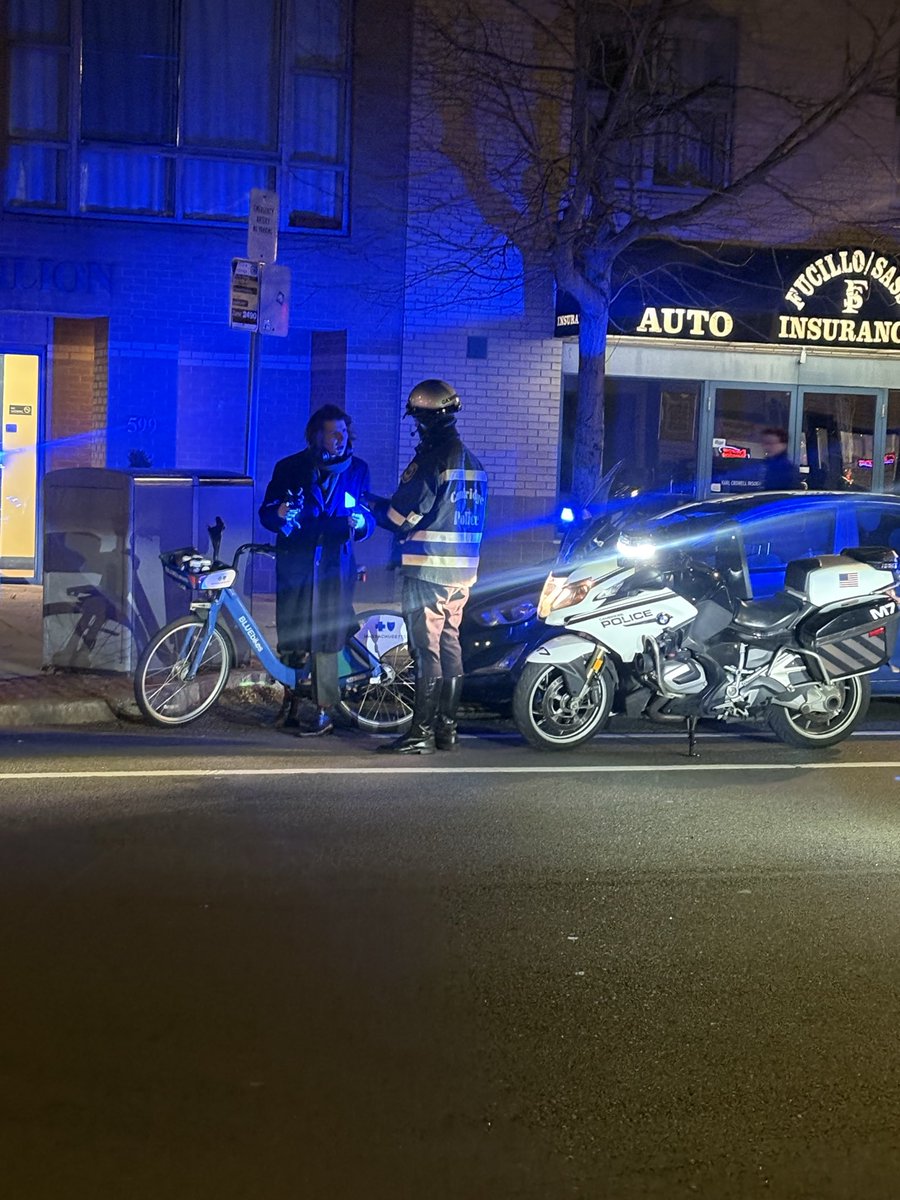 mikeob59's tweet image. This guy on a blue bike just got pulled over by a cop. I have no idea why but I think they should go to jail for life. #boston #cops #bikes @bostonradio