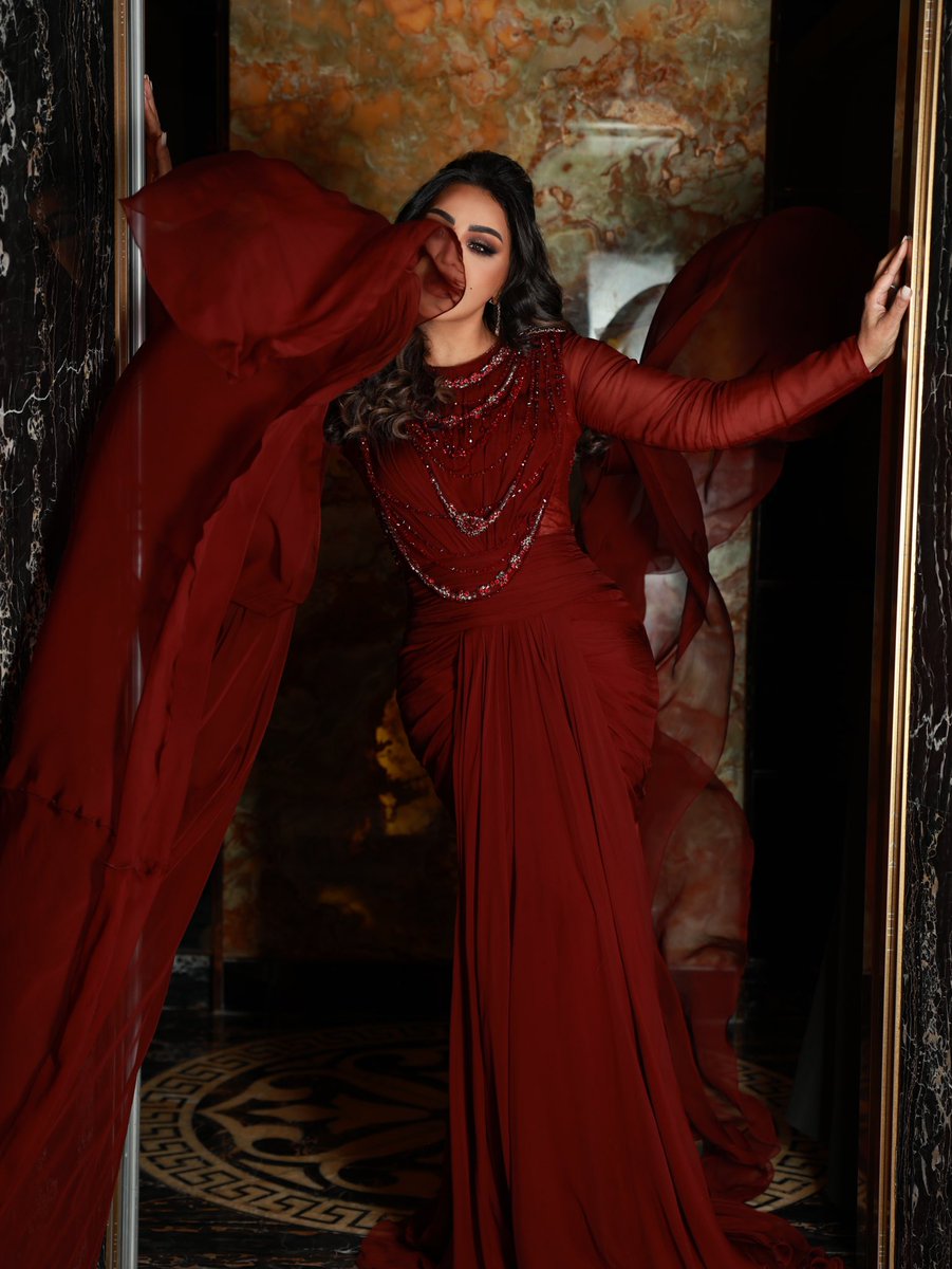 فوتوشوت مع فنانة العرب <a href="/AhlamAlShamsi/">A H L A M ~ ♥️ ~ أحلام</a>