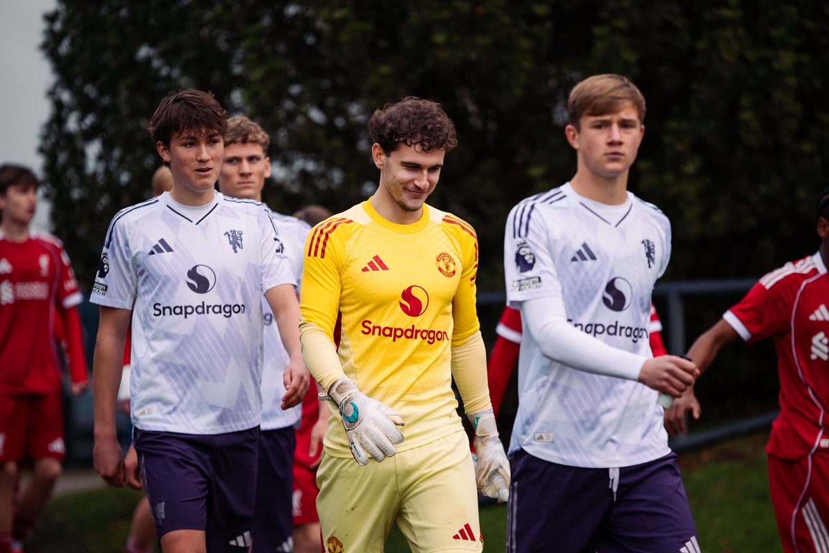 ProperUnited's tweet image. Great result today at Liverpool u18s 0 v 7 man utd u18s🇾🇪🇾🇪🇾🇪

Our Cam making sure we did not let them score, brilliant!!🇾🇪🇾🇪🇾🇪

#MUFC | #ProperUnited 🇾🇪