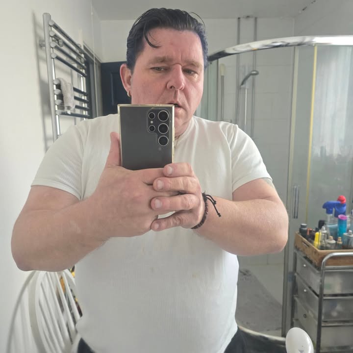 Looking young and fresh 
#viral #Trending #singlefile #fypシ