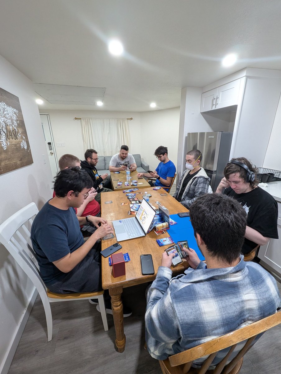 Draftoooooo!! This is actually draft #2 (oops, sorry). For context, it's DEAD SILENT in here as the team is focused on their picks, reading signals, and 17Lands data. 😅 Intense!