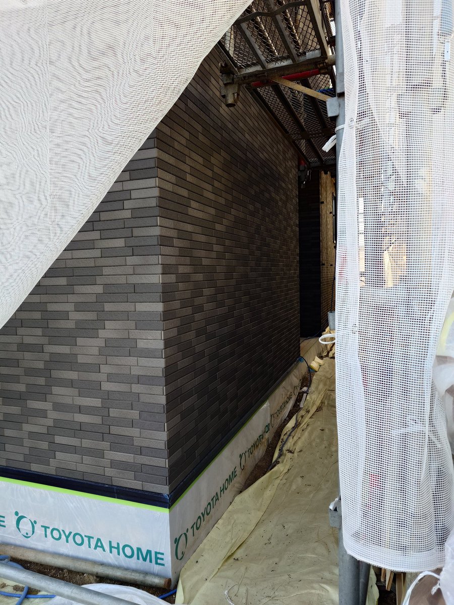 aoi_mst's tweet image. 外壁タイル貼られた
足場取れるの楽しみだなー