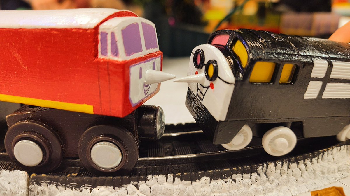 SPAMTENNA AT THE EDISON TRAIN SHOW?? HELLO??? 

(Not my models, but I don't remember Michael's social 😭 Mike, please add your username in the comments if you see this/srs) #deltarune #spamtenna #spamton #spamtongspamton #tenna #mranttenna #anttenna