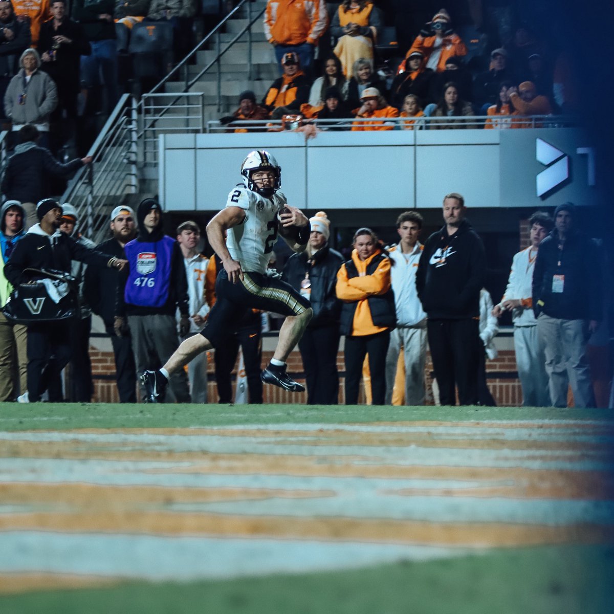 #Vandy increases it's lead to 38-24 

<a href="/1025TheGame/">102.5 The Game</a>