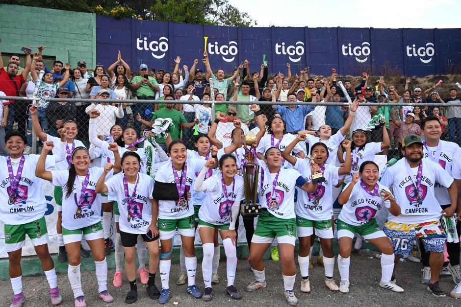 soy_502's tweet photo. 🏆 Cuilco es campeón por primera vez en la Liga Femenina 👏🏻

Por primera vez el municipio de Huehuetenango celebra un título de Liga

https://t.co/nqoTkJhaWI https://t.co/OkT0KnNm4S