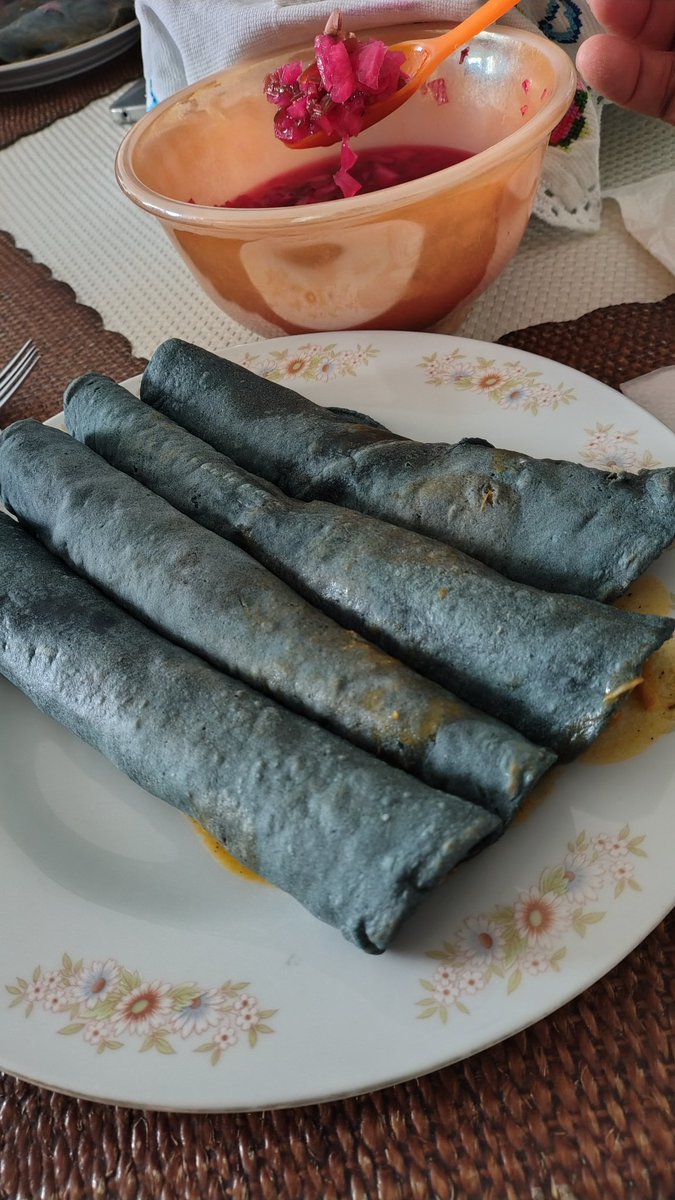 PaCKidermO's tweet photo. Amo la #CochinitaPibil y las #TortillasAzules, #MaízAzul, #ChileHabanero, #CebollaMorada. Buen provecho y gran #FinDeSemana. #PaCKidermO🐘 https://t.co/TmmMkVaeVb