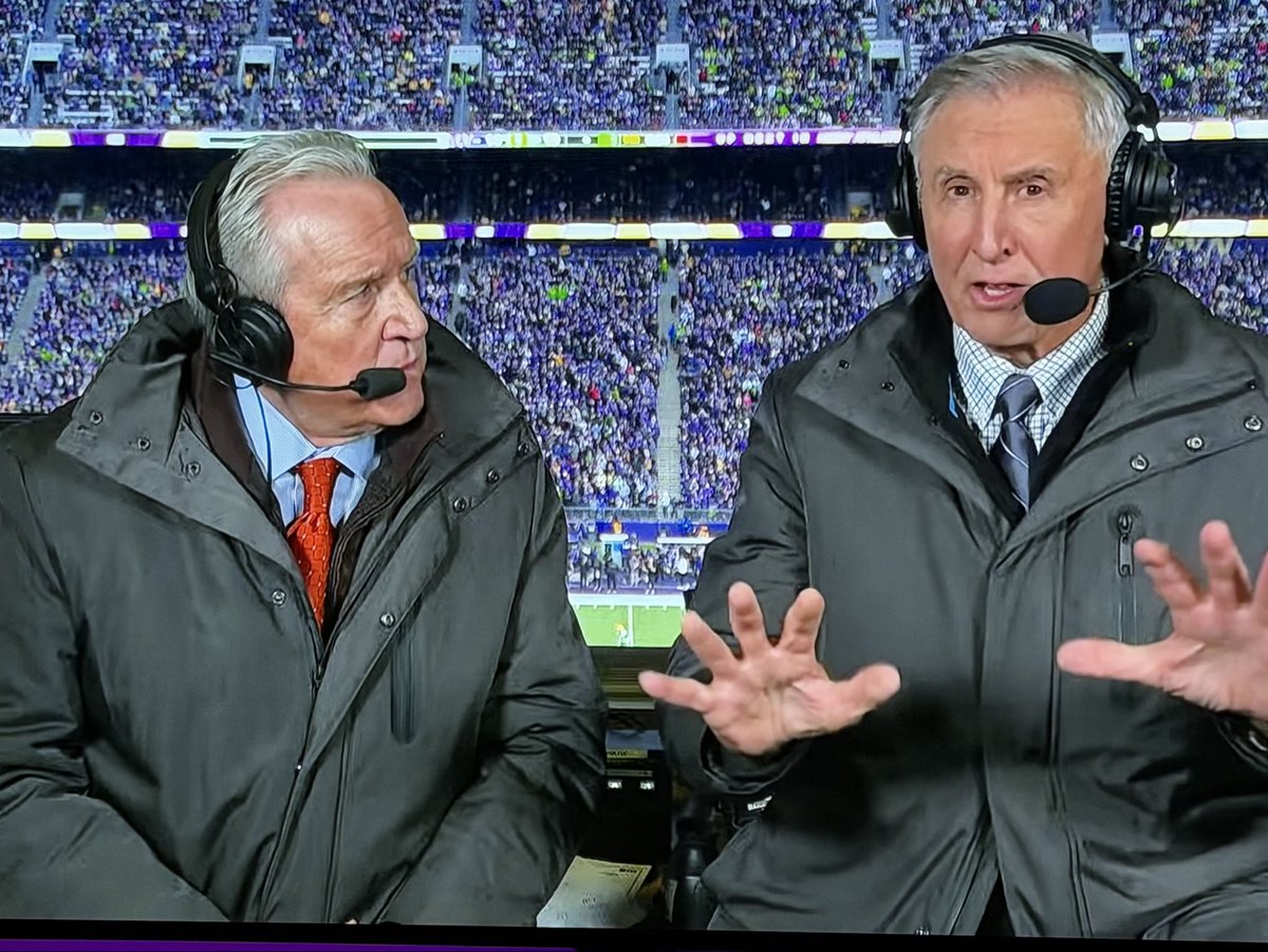 jaylevias's tweet photo. Anyone know what kind of coats these @CBSSports announcers are wearing? https://t.co/n8leeVve1c