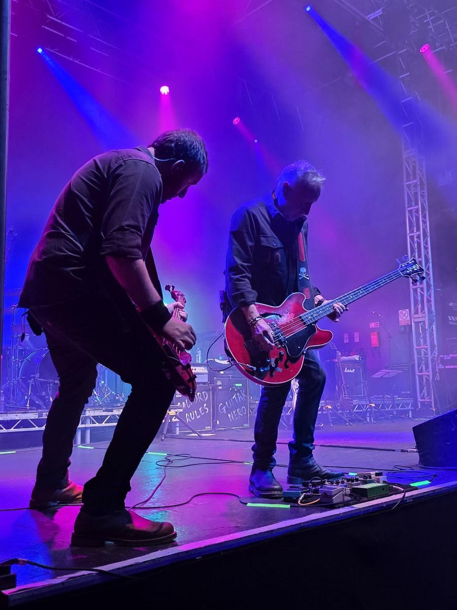 MartinLacy18344's tweet image. Well, that&apos;s my last gig of the year (I think!) and couldn&apos;t have been better. @peterhook &amp;amp; the light brilliant as always. Loved every minute again 👌🏻👌🏻👌🏻