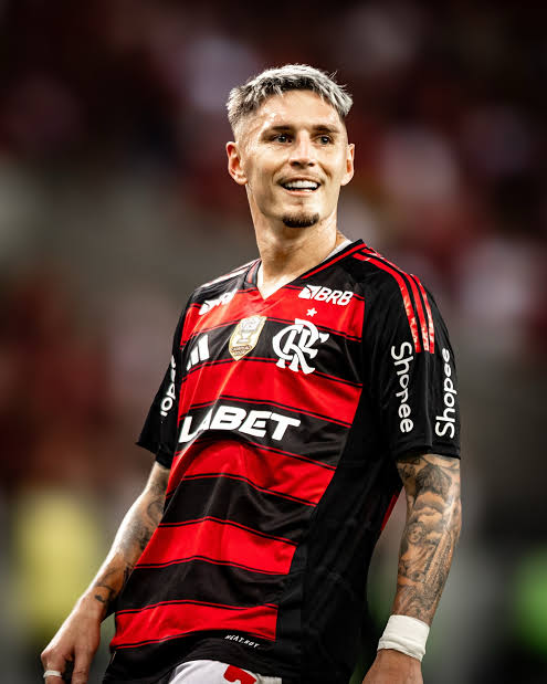 marioolins's tweet image. SUJEITO HOMEM

RESPEITO ETERNO A ESSE AQUI