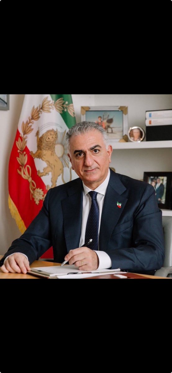 ۱۰۰۱ مشکل
یک راه حل❤️
#جاوید_رضاشاه_دوم 
#نجات_ایران