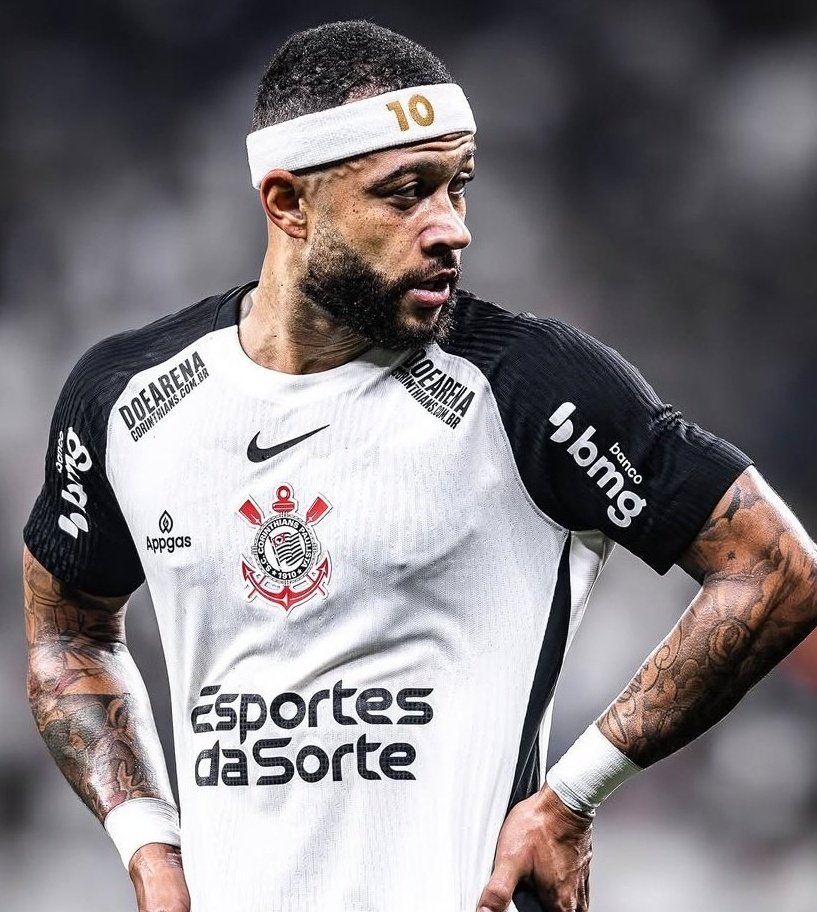 NJanfren's tweet image. Vitor Roque custou quase R$ 200 MILHÕES.

Pipocou na final do paulista,  pro Corinthians.

Pipocou nas oitavas da Copa do Brasil, pro Corinthians.

Pipocou na final da libertadores, pro flamengo.

Mas caro é só o Memphis Depay, né? O pipoqueiro aí vai ser protegido até quando?
