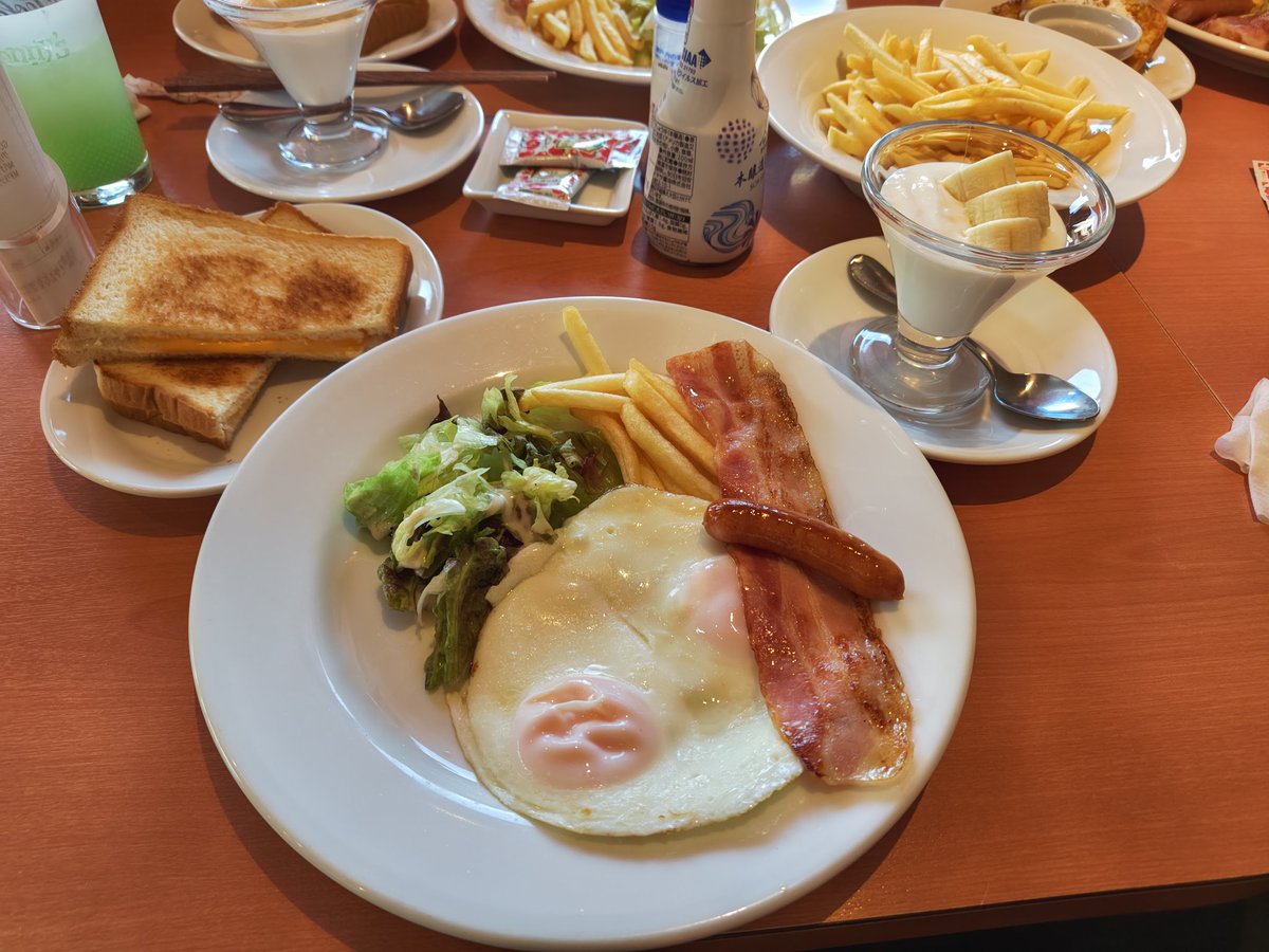 今日はここ

#名古屋マルシェ
#マーベラスプロレス 

名古屋といえば #モーニング 

楽しむ準備は万端だ！