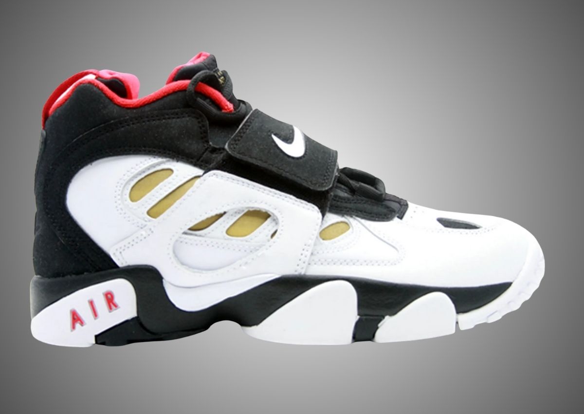 nike air diamond turf 2 black and white