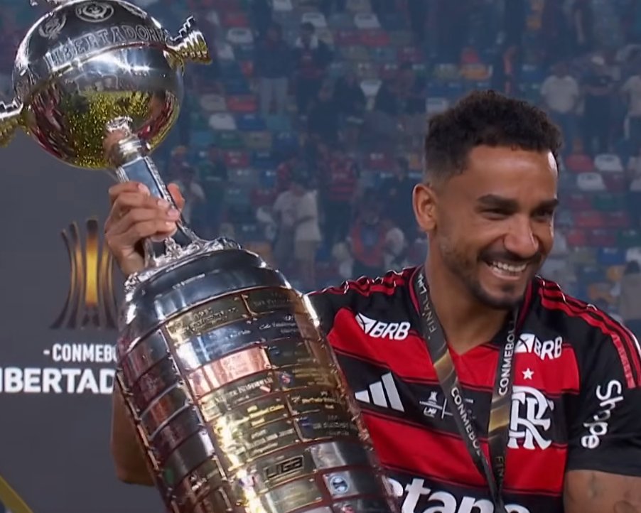 CentralFlaNacao's tweet photo. O AUTOR DO GOL DO TÍTULO! https://t.co/MgZTfrMqnf