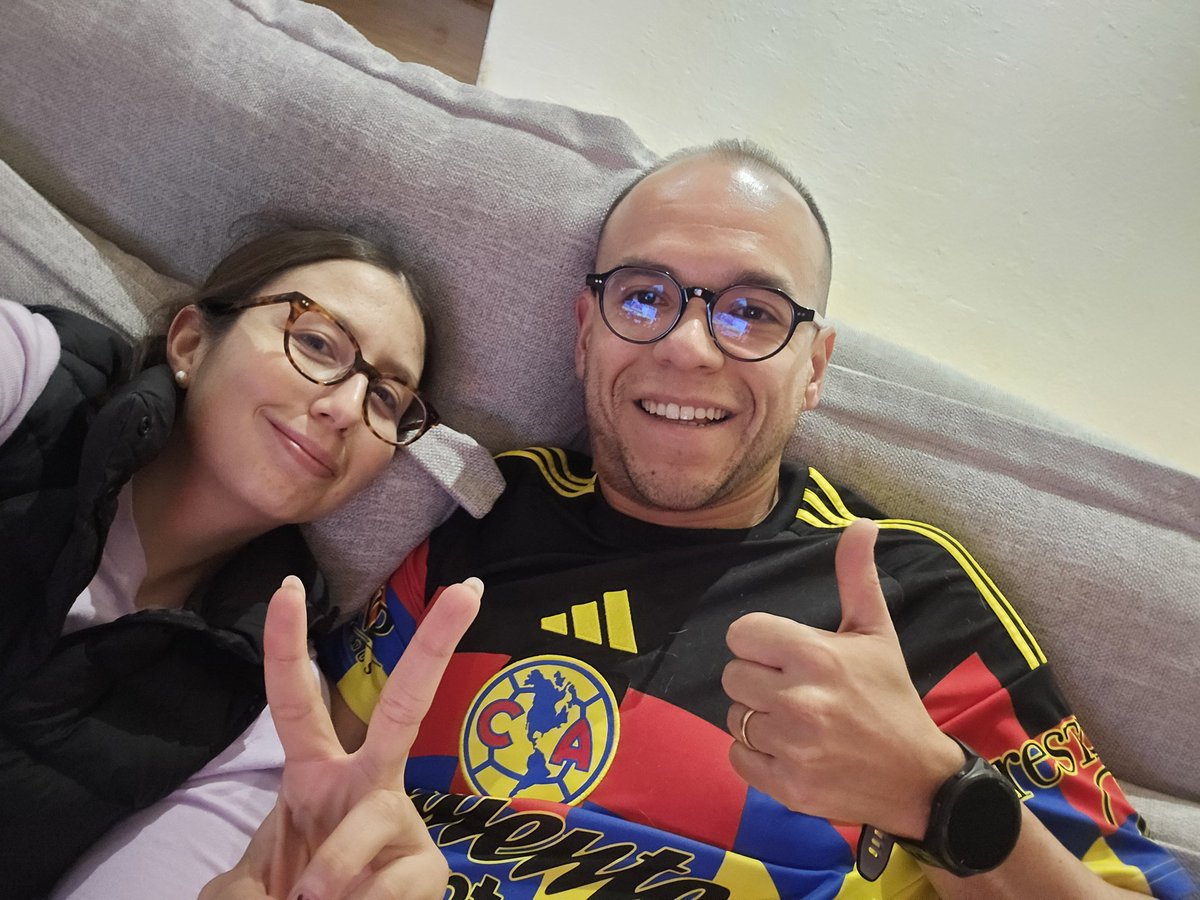 LolaManzi's tweet photo. #carnalvscompadre VAMOS AGUILAAAA https://t.co/21Mjg1IsCx