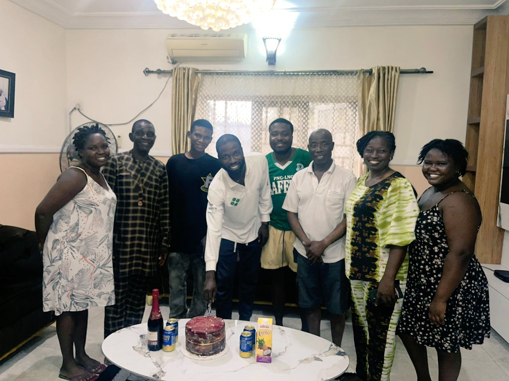 maogafie's tweet photo. Happy Birthday to Me 🍾
#nov29 
#isokoboy #maogafie https://t.co/l6uJCbKkCv
