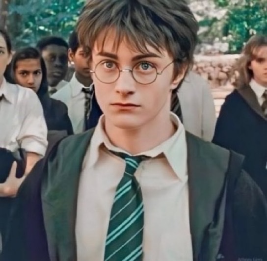 TheDailyHPotter's tweet image. What if Harry was sorted into Slytherin 😬