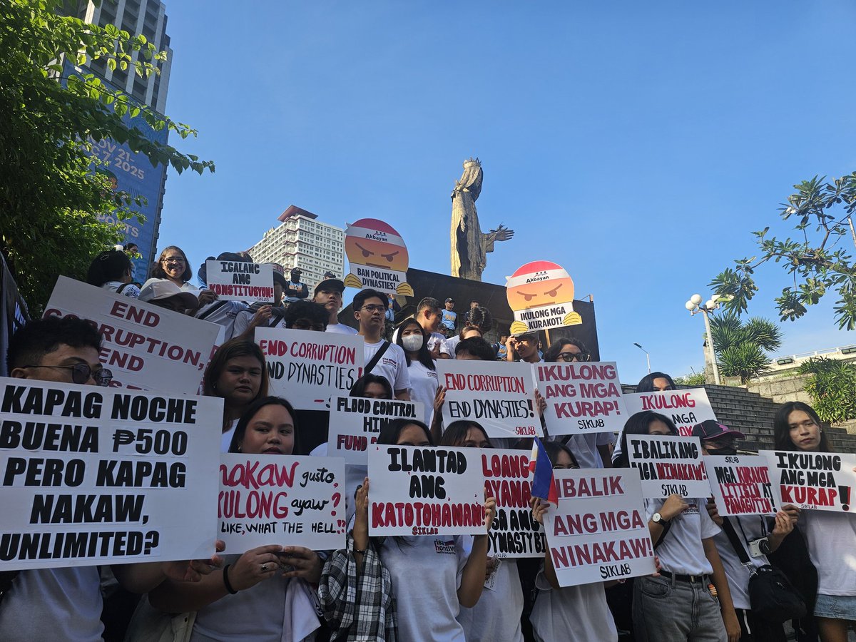 gerarddelapena's tweet image. Maagang pumwesto ang mga sasali sa protesta sa Edsa Shrine. By around 8am, msgmamartsa na sila papunta sa People Power Monument.