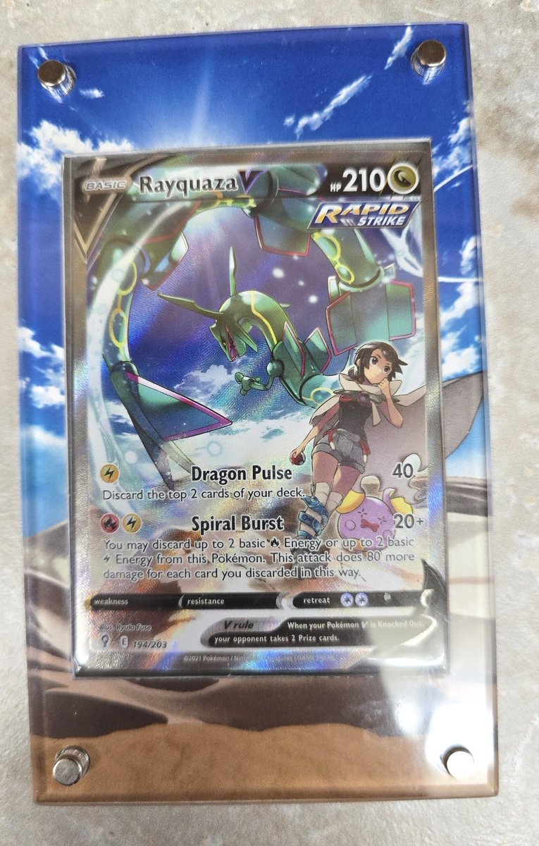 Buyer fell thru!

Magnetic case included for $275 shipped!