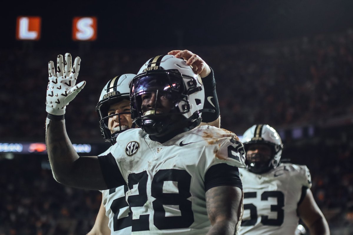 #Vandy leads 45-24 

<a href="/1025TheGame/">102.5 The Game</a>