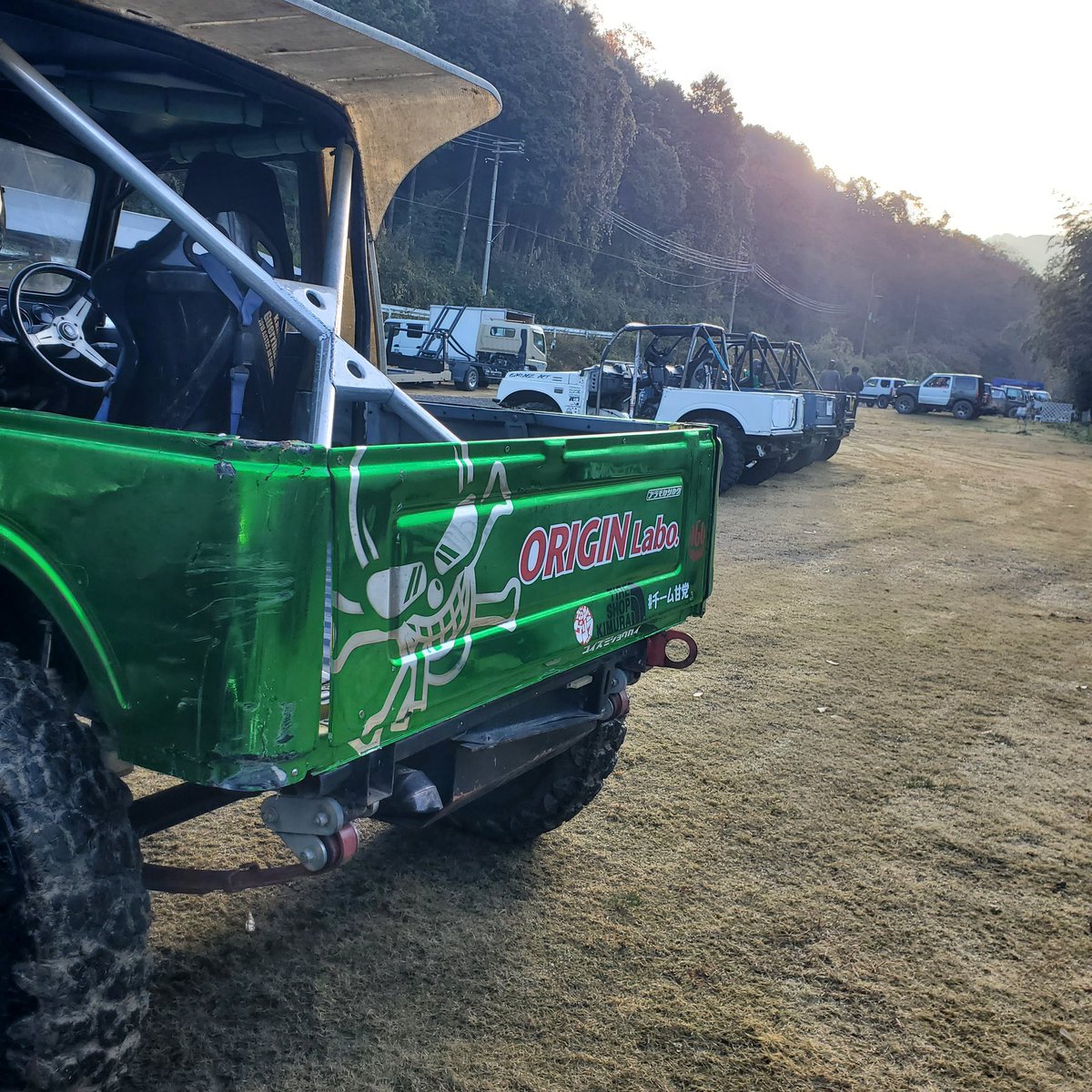 originlabojm's tweet photo. Da Jimny
ORIGIN Labo.CUP
はじまりはじまり！

2025年最終戦

#オリジン
#オリジンラボ
#オリジンジムニー
#DaJimny
#ダジムニー　
#ORIGIN
#ORIGINLabo
#ORIGINLaboJimny
#ORIGINLaboCUP
#Jimny
#ジムニー
#ジムニーグリル
#ジムニーホイール
#シエラ
#JB64
#JB74
#JA11
#JB23
#これが大人の遊び心 https://t.co/o3vDSqpWDD