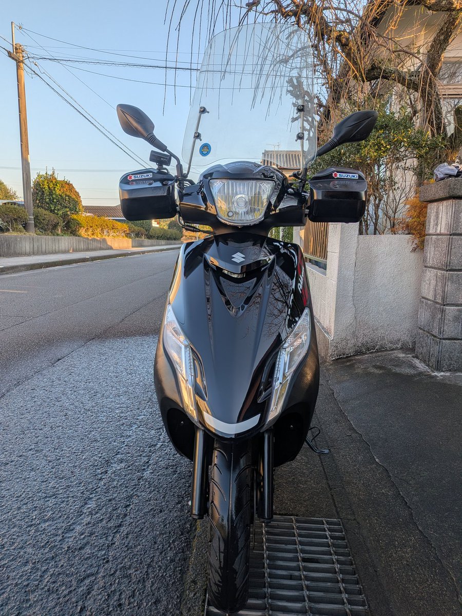 magure7373's tweet photo. アドレス洗車おわり〜🛵早朝洗車もそろそろさぶい(気温5℃)
#Address125
#アドレス125
#住所百二十五
#日曜ルーティン
#空気圧チェック https://t.co/EfwFm8yWtX
