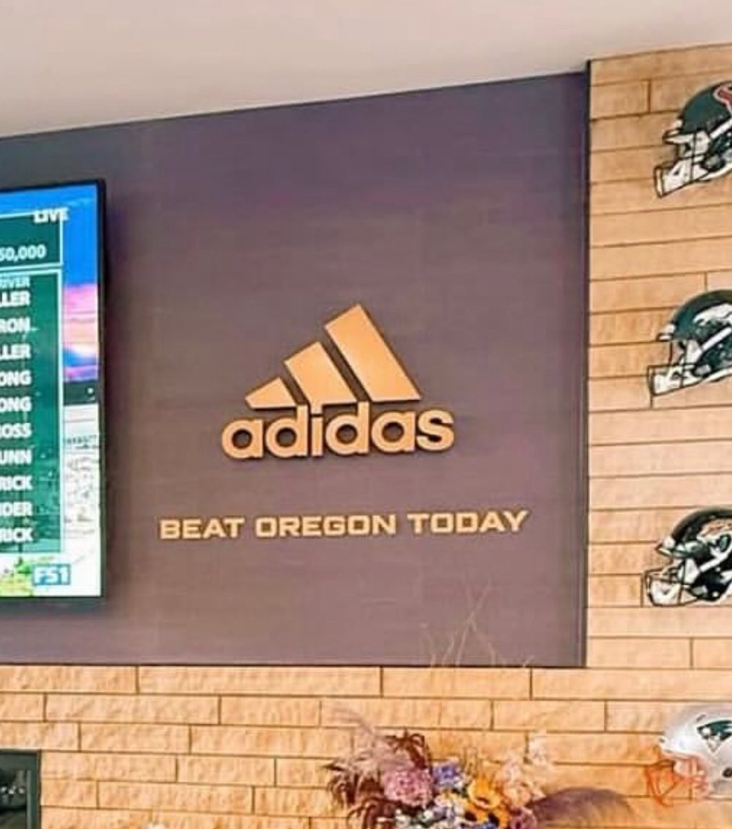 BarstoolDucks's tweet photo. Washington did not https://t.co/eAIJVC4UAs