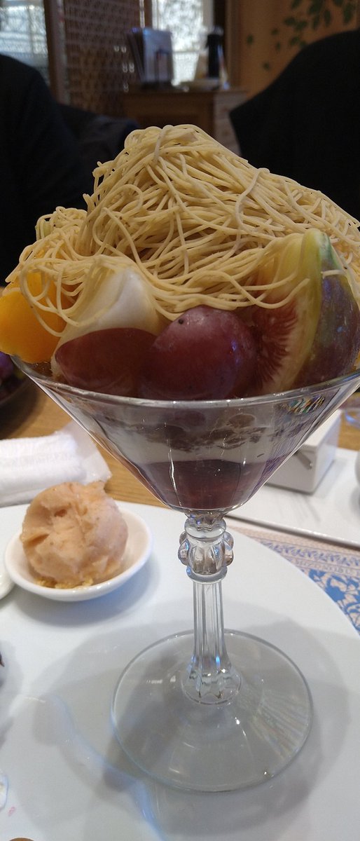 スイーツブログ更新しました🌰
ameblo.jp/cereb-dol/entr…
読んでいただけると励みになります✨️
#馬車道 #横浜スイーツ #水信フルーツパーラー #旬果グランバリエ #ステンドグラス #フルーツサンド #マロンクリーム #柿 #洋梨 #シャインマスカット #パフェ #やまえ栗 #紅茶ゼリー #チョコクッキー