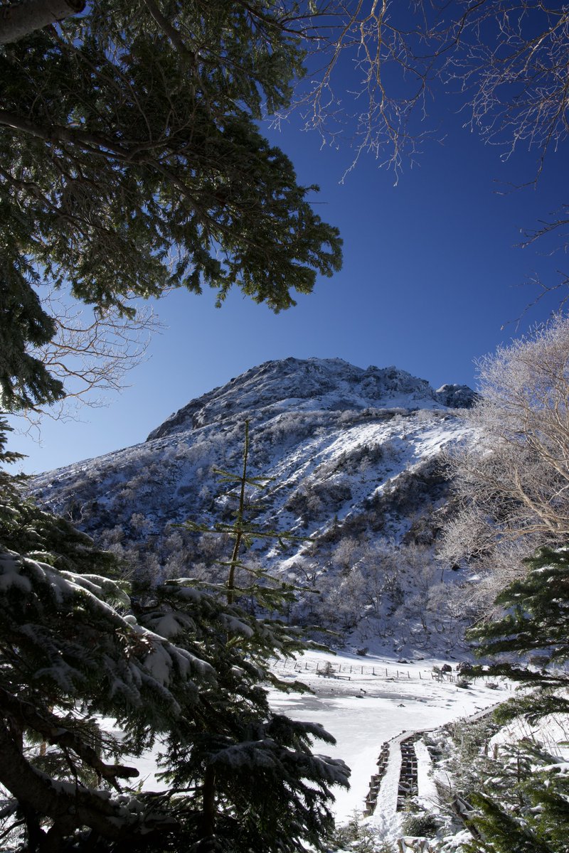 Dacamp14's tweet photo. 秋🍂〜初冬❄️
キャンプも登山も楽しめた11月👏
山は景色がほんと綺麗✨
東北の山は雪がもりもりになるので楽しみ😊
◯なないように気をつけます🫡 https://t.co/bYnob4HuVD