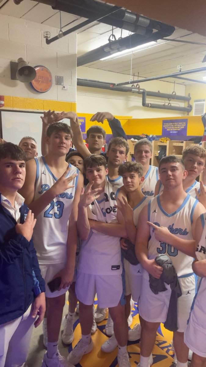 PCHS_Hoops's tweet image. Ty Laur takes home tonight’s toughness award! #PWP