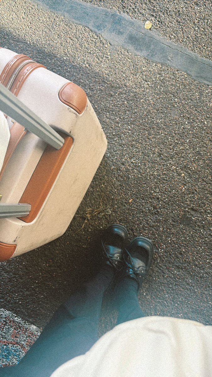 #藤川クリコン2025
 
2回目の衣裳つき通しです👗 ̖́-

持てなくてキャリーになりました

いっぱい着替える証😌🪄
妖怪早着替え矢吹まではいかないけど
なんだか久々な気がしてます🌼

がんばるどい

さあきょうも✊🏻🌱