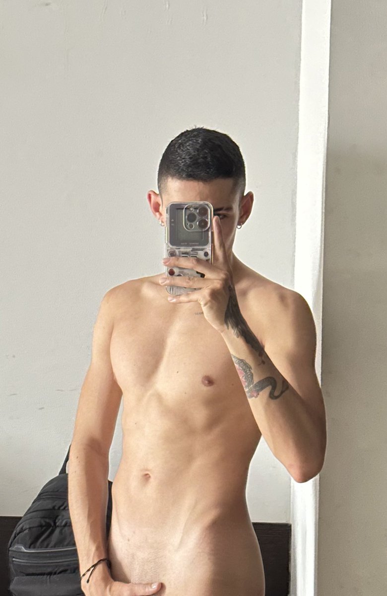 JPSONEONCE's tweet photo. 😅 
#gay 
#men https://t.co/rTEdgHg13s
