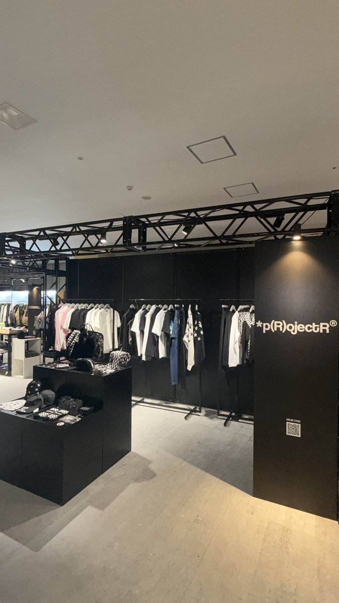projectr___'s tweet image. #FEATURINGWORKS 
IN AEON Mall Osaka Dome City
POPUP Day 3

イオンモール大阪ドームシティ
〒550-0023
大阪市西区千代崎三丁目13番1 2F特設会場
OPEN：10:00〜21:00
※12/1(月)のみ 18:00 CLOSE

詳細は下記URL
verticalgarage.jp/topics

#THERAMPAGE 
#projectr
@therampagefext
@vertical_garage
