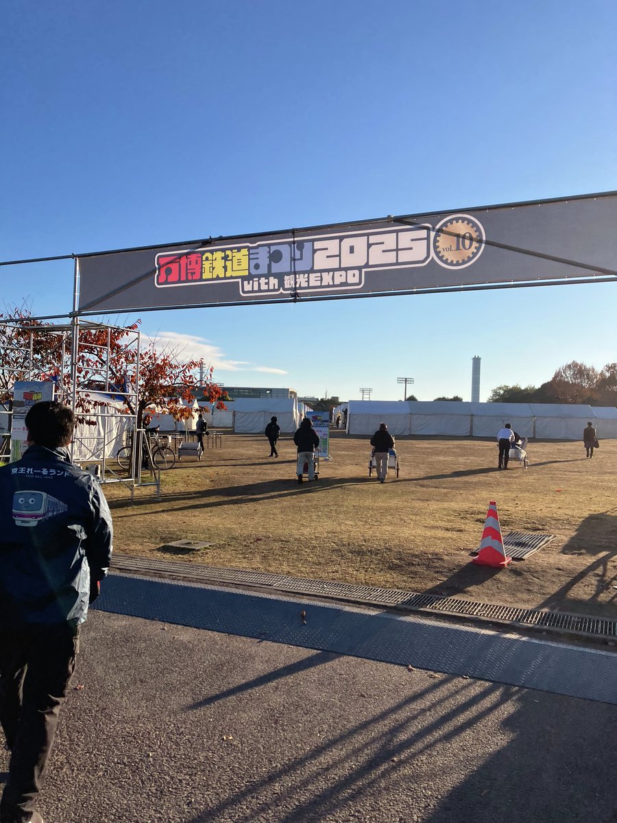 keiopr_official's tweet image. ＼売切れ注意／

京王電鉄広報部と京王れーるランド合同で「 #万博鉄道まつり 2025 」に出展中！

ブースでは京王オリジナルグッズの販売だけでなく、YouTube京王電鉄公式チャンネル登録者は無料でハズレなしのガラポンに挑戦できます！
京王電鉄ブースにぜひお越しください！