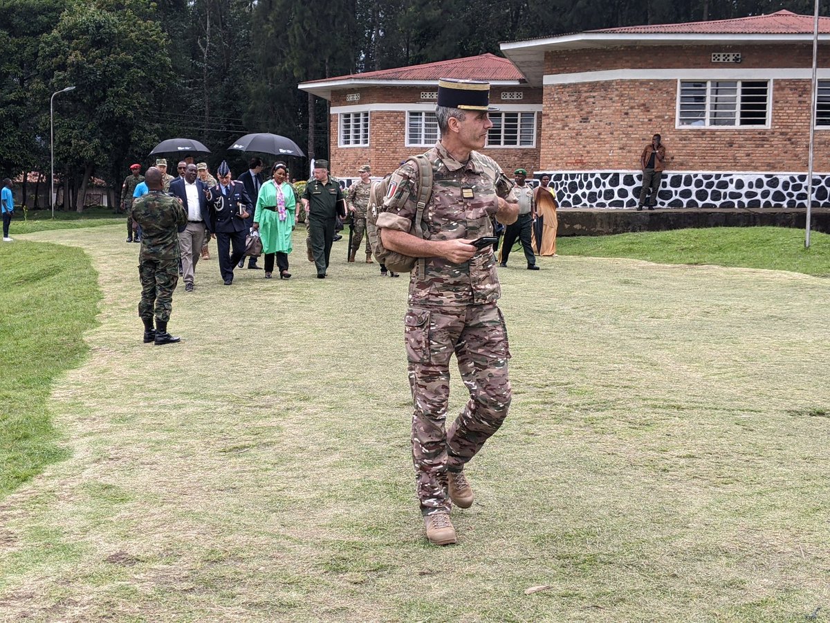 KigaliUpNews's tweet image. Military Attachés from 17 countries accredited to Rwanda visited the Mutobo Demobilisation Center (RDRC) on Nov 28.

The 20-member delegation was briefed on the center&apos;s critical role in reintegrating ex-combatants, a program they lauded as a key peace initiative. #Rwanda #RDC